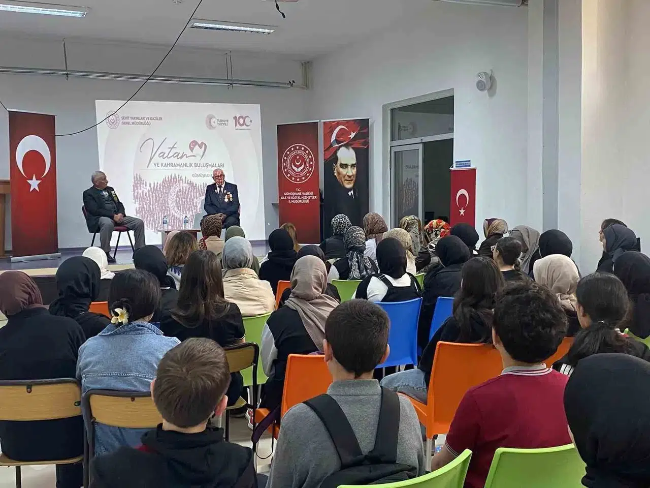 Gümüşhane’de Kıbrıs Gazileri Öğrencilerle Buluştu