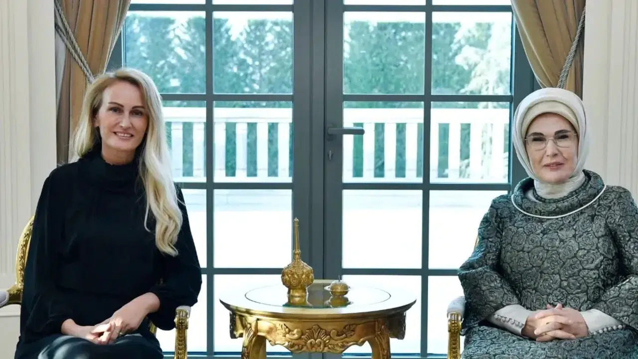 Emine Erdoğan, KKTC Liderinin Eşi Nilden Erhürman ile Görüştü
