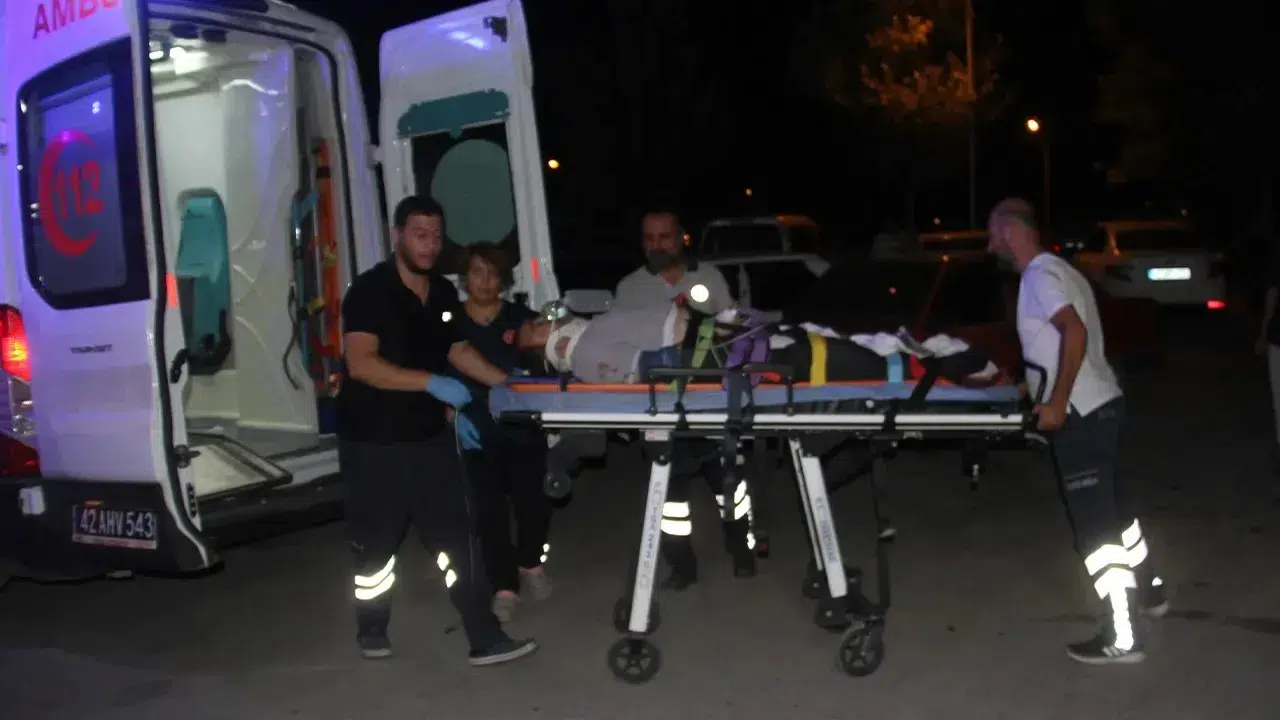 Konya'da İki Otomobil Çarpıştı: 4 Yaralı, 2'si Ağır
