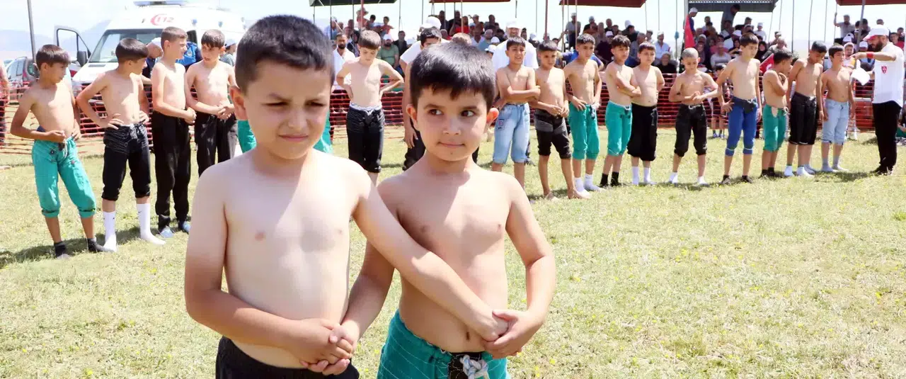 Erzurum Ovası'nda 2. Geleneksel Güreş Festivali Heyecanı