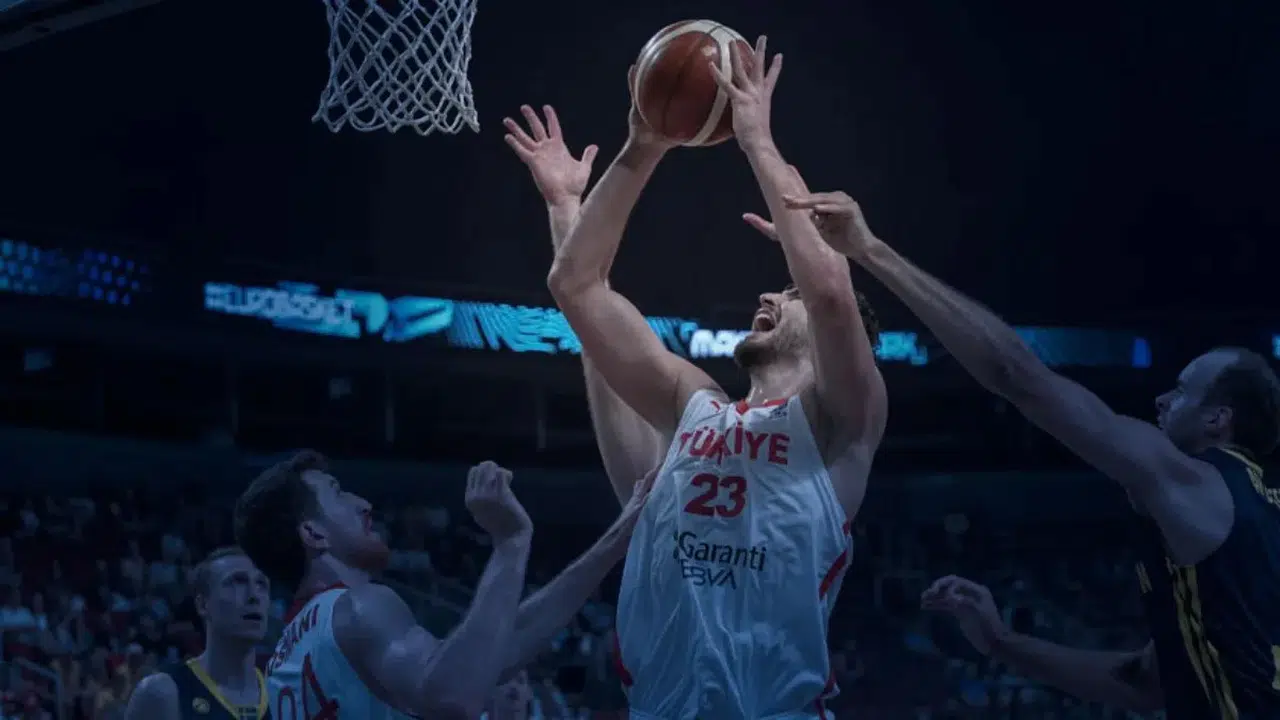 12 Dev Adam EuroBasket Çeyrek Finale Yükseldi