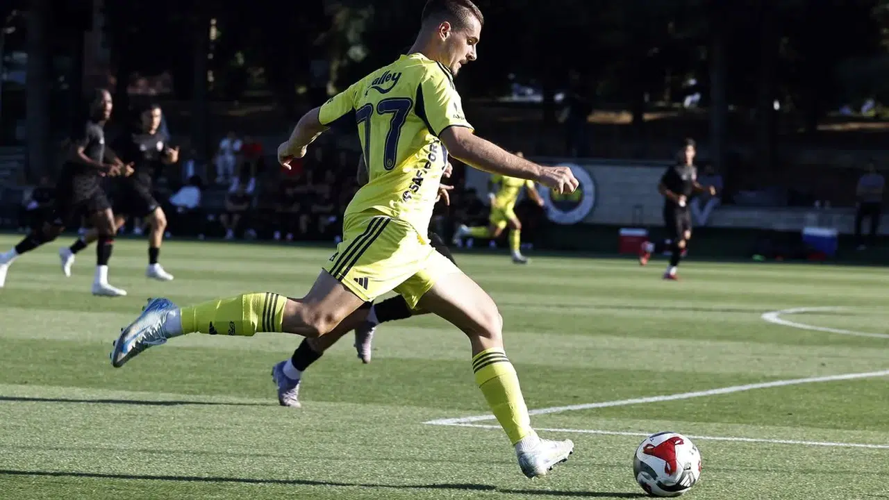 Mimovic Kıbrıs Rum Ekibi Pafos’a Kiralandı