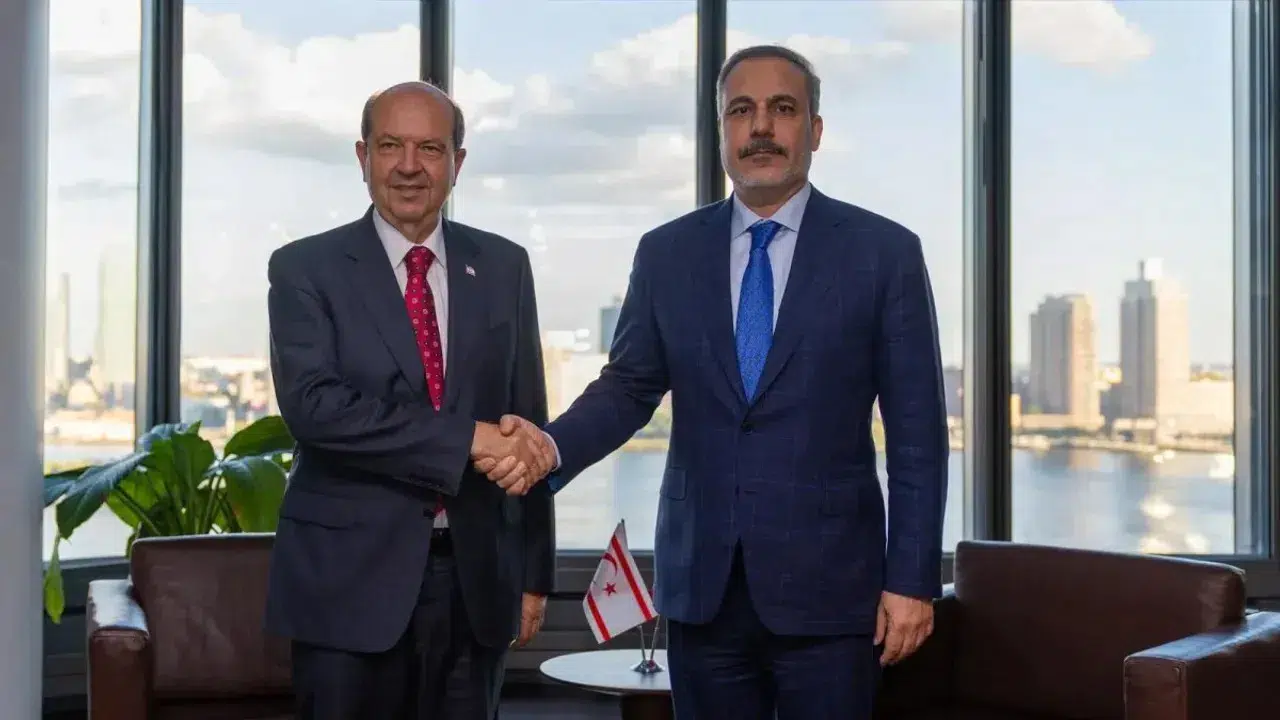 Hakan Fidan, KKTC Cumhurbaşkanı Tatar ile Görüştü