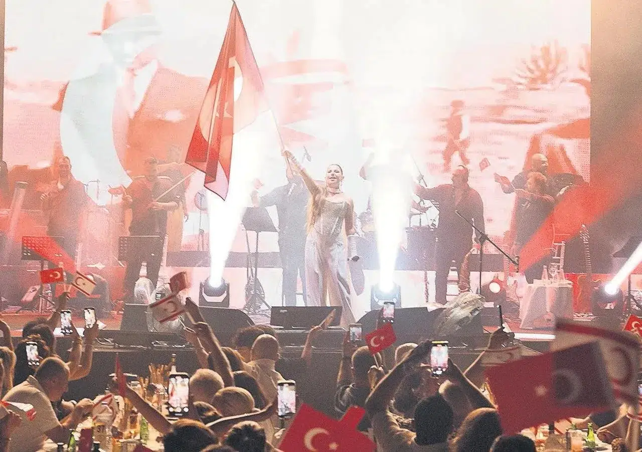 Sahnelerde 30 Ağustos Coşkusu: Zafer Bayramı Kutlamaları