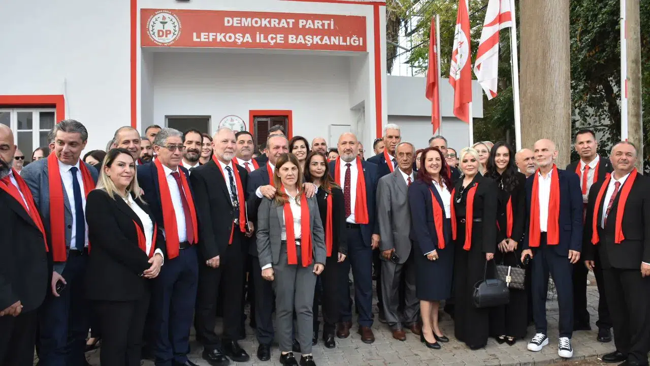 Demokrat Parti’den seçim hamlesi: Aday listeleri YSK’ya teslim edildi