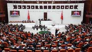 TBMM'de Kızılay mesaisi: İlk üç madde kabul edildi, başörtüsü tartışması tansiyonu yükseltti