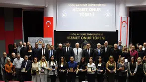 DAÜ'de Vefa Gecesi: Emektar Çalışanlara Onur Plaketi