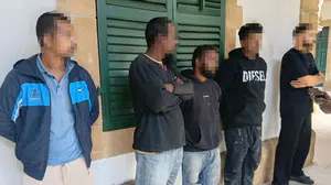 Gönyeli'de kaçak hayat süren 5 kişi yakayı ele verdi