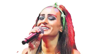 Kıbrıs’ta Yıldız Tilbe Rüzgarı Esti