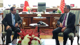 CHP Genel Başkanı Özgür Özel, Serdar Denktaş ile Görüştü
