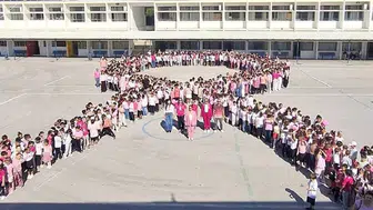 Miniklerden dev farkındalık: 23 Nisan İlkokulu'nda pembe dayanışma