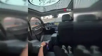 Şanlıurfa'da Sürücüsüz Giden Araçla Video Çeken Genç, Güvenliği Tehlikeye Attı