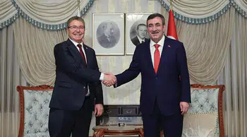 Cumhurbaşkanı Yardımcısı Cevdet Yılmaz, KKTC Başbakanı Ünal Üstel ile Ekonomik İşbirliği Üzerine Görüşmelerde Bulundu