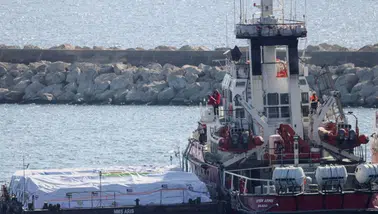 Gazze'ye Yardım Götüren Gemilerden Biri GKRY'nin Larnaka Limanı'na Demirledi