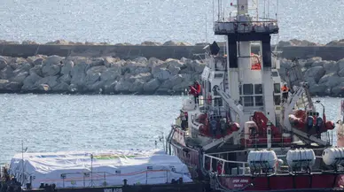 Gazze'ye Yardım Götüren Gemilerden Biri GKRY'nin Larnaka Limanı'na Demirledi