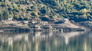 Sular Çekildi, Köy Ortaya Çıktı: Kıbrıs'a İçme Suyu Sağlayan Barajda Dikkat Çeken Görüntüler