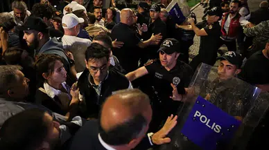 CHP İstanbul İl Başkanlığı Önünde Gerilim: Polise Yönelik Tehditler