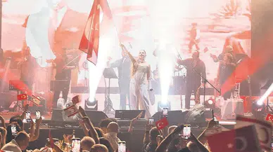 Sahnelerde 30 Ağustos Coşkusu: Zafer Bayramı Kutlamaları