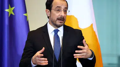 Güney Kıbrıs Rum Yönetimi Liderinin Provokatif Marş Performansı