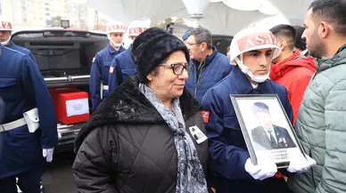 51 Yıl Önce Kendisini Enkazdan Kurtaran Kıbrıs Gazisinin Cenazesine Katıldı