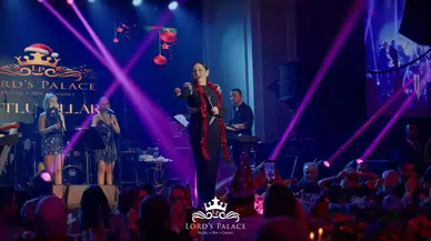 Aşkın Nur Yengi Yeni Yıla Lord's Palace Sahnesinde Coşkuyla Girdi