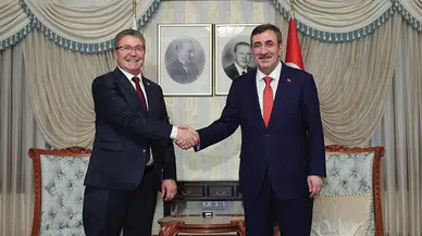 Cumhurbaşkanı Yardımcısı Cevdet Yılmaz, KKTC Başbakanı Ünal Üstel ile Ekonomik İşbirliği Üzerine Görüşmelerde Bulundu