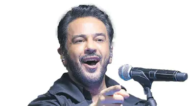 Emre Altuğ, Sevgililer Günü'nde Aşkı Sahneye Taşıdı mı?