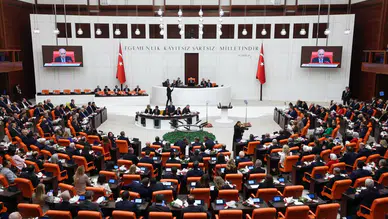TBMM'de Kızılay mesaisi: İlk üç madde kabul edildi, başörtüsü tartışması tansiyonu yükseltti