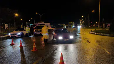 Erzincan-Erzurum kara yolunda ulaşım normale döndü: Sansa Deresi'nde temizlik bitti