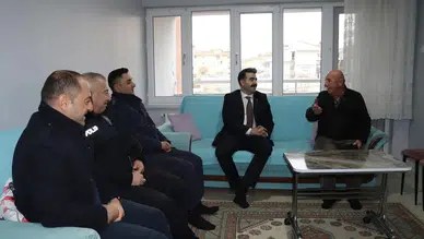 Tomarza Kaymakamı Selim Eser, Kıbrıs Gazisi Davut Tektaş'ı Ziyaret Etti mi?