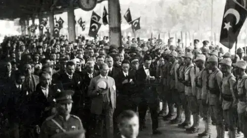 KKTC'de 29 Ekim Coşkusu: Cumhuriyet'in 103. Yılı Törenlerle Kutlanıyor