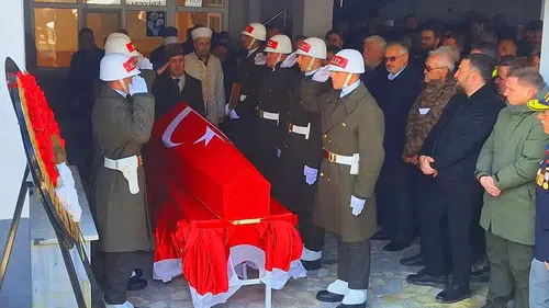 Kıbrıs Gazisi Feris Adiloğlu, Bafra'da Düzenlenen Törenle Uğurlandı