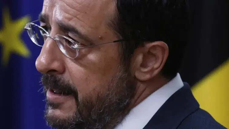 Güney Kıbrıs’ta Yolsuzluk Skandalı: Rum Yönetimi Sarsılıyor