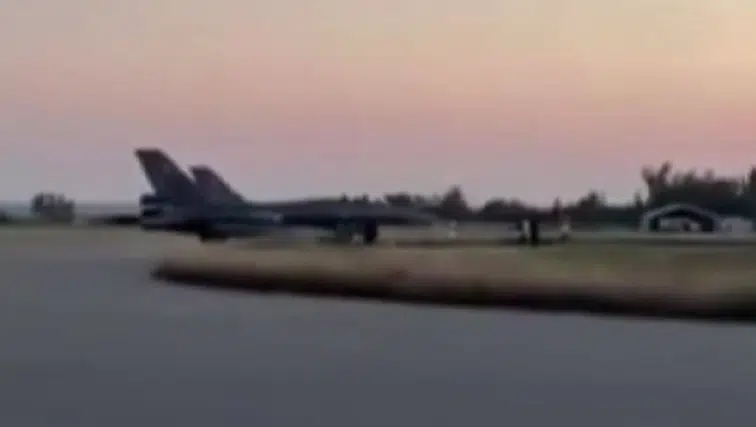 Yunanistan, güney kıbrıs'a f-16 savaş uçakları mı gönderdi?