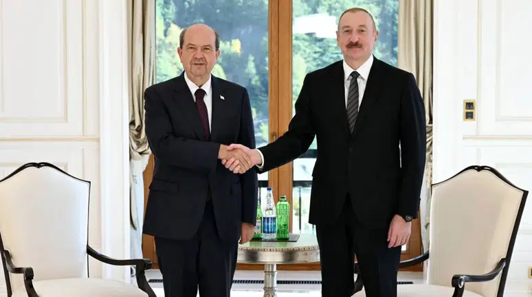 Azerbaycan Cumhurbaşkanı Aliyev, KKTC Cumhurbaşkanı Tatar ile Gebele'de Görüştü