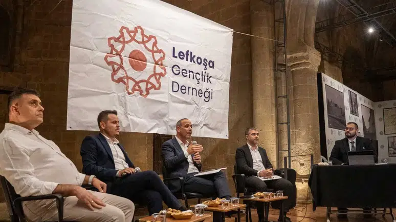 Lefkoşa'nın geleceği gençlerin sorularıyla şekilleniyor: Adaylar sahneye çıktı