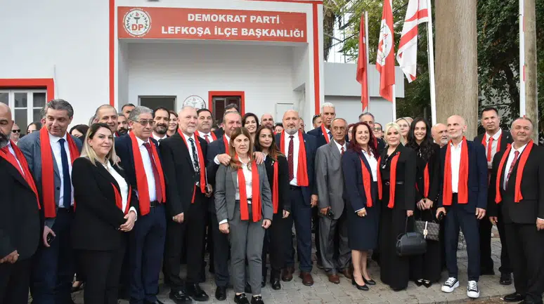 Demokrat Parti’den seçim hamlesi: Aday listeleri YSK’ya teslim edildi