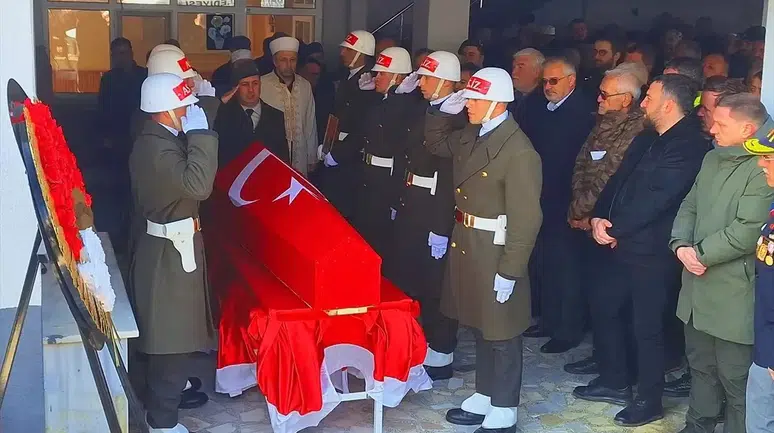 Kıbrıs Gazisi Feris Adiloğlu, Bafra'da Düzenlenen Törenle Uğurlandı